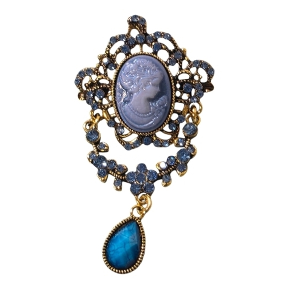 Jewelry - Elegant Blue and Gold Cameo Brooch